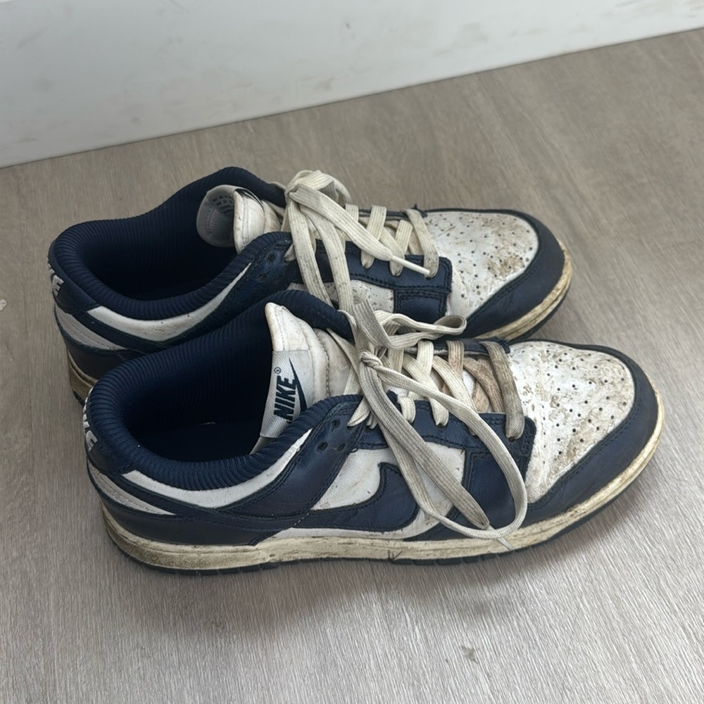 Used navy women’s Nike dunks size 8.5